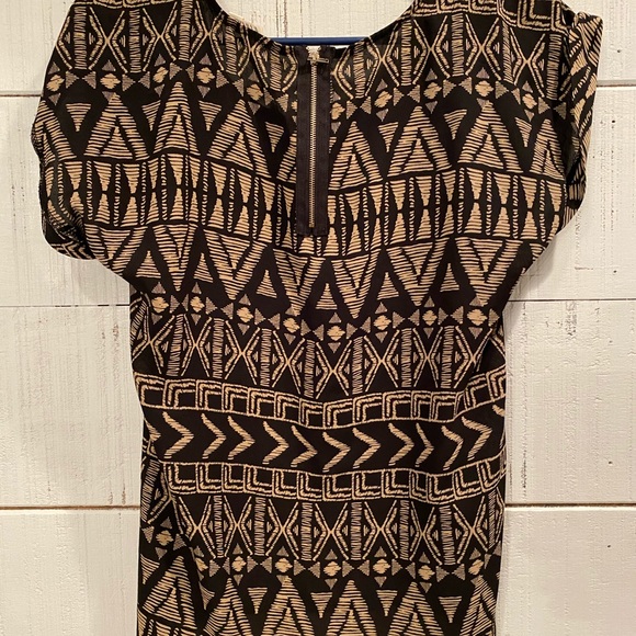 Aztec patterned top - Picture 2 of 2